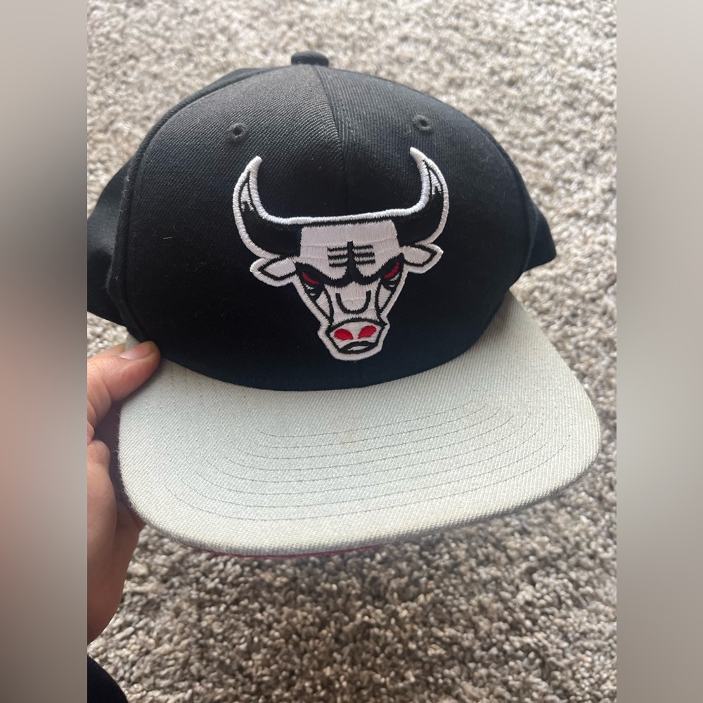 Mitchell & Ness x Lids NBA Chicago Bulls Shady Snapback Hat, Cap